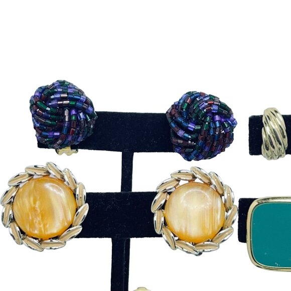 Vintage Lot of 5 Gold Tone Clip On Earrings (5486) - Picture 2 of 6